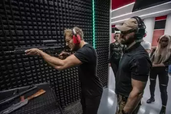 Schießen mit 8 Waffen